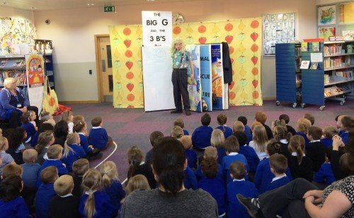 Big Goldilocks traditional tale theatre show